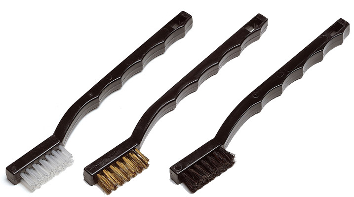 brushes lined up for comparison
